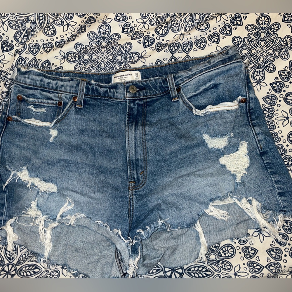 Abercrombie curve love shorts